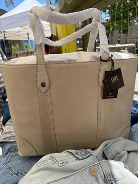 Frye cream Melissa shopper bag  in oat - new with tags